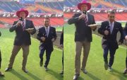 Sunil Gavaskar and Matthew Hayden